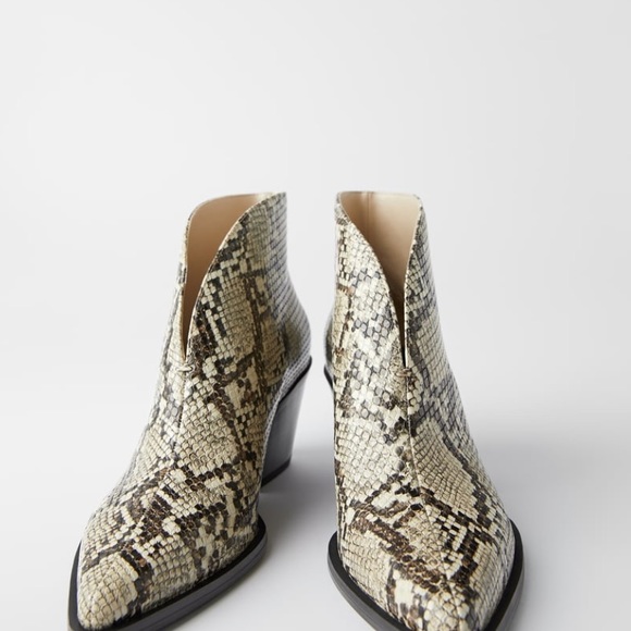Zara Animal Print Heeled V-Vamp Cowboy Ankle Boots - Picture 3 of 6
